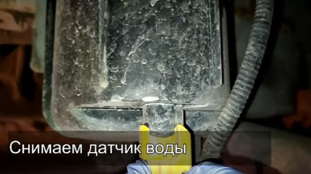 Топливный фильтр на Форд Транзит (Ford Transit): как поменять и снять, где находится