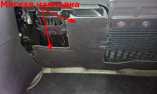 Как поменять салонный фильтр на Skoda Rapid 1 NH3