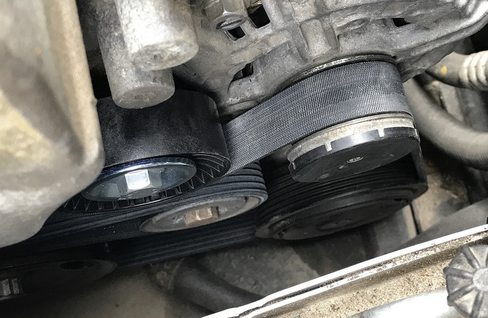Новый ремень генератора для Volkswagen Jetta