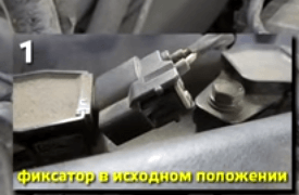 Снимаем разъемы с катушек зажигания Киа Оптима
